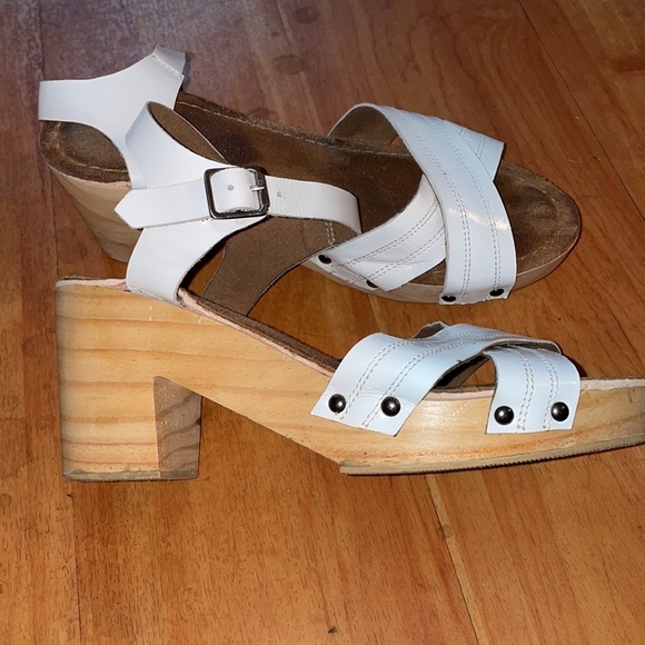 Urban Outfitters wooden clog sandals. Size 8 - Picture 2 of 9